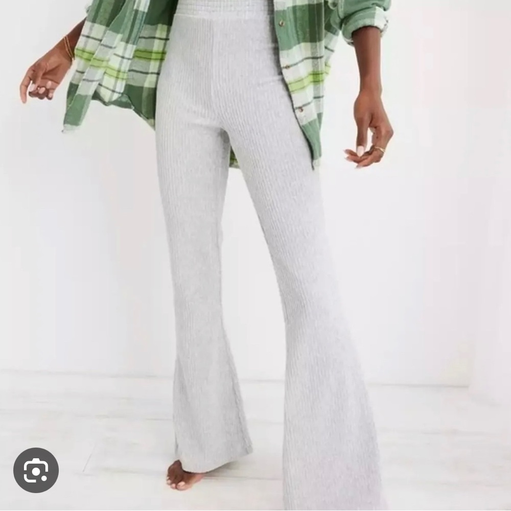 AERIE Grove on Gray Velour Ribbed High Waisted Pants